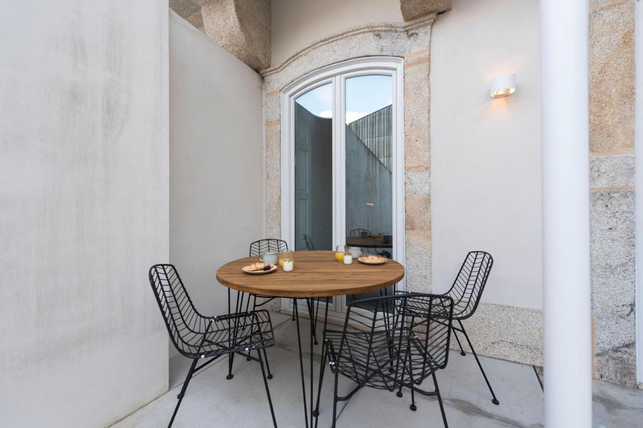 Clérigos Modern Flat W/ Ac&patio By Lovelystay * Oporto