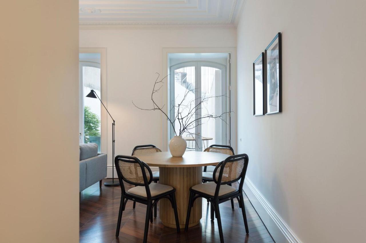 Clérigos Modern Flat W/ Ac&patio By Lovelystay Oporto
